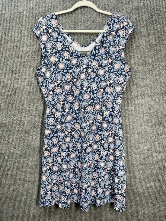 Title nine Dresses & Skirts - Title Nine Diamalete Dress Women M Blue Floral Athleisure Sleeveless V-Neck Mini